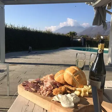 Detached With Pool In Veneto Lugo di Vicenza